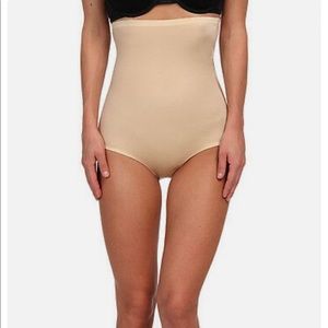 SPANX NWT high waisted panty beige